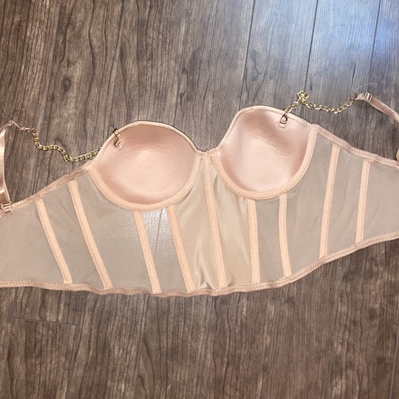 Tops - Picture 2 of 5